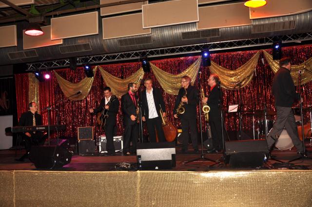 min 2010 11 13 fous swing 194